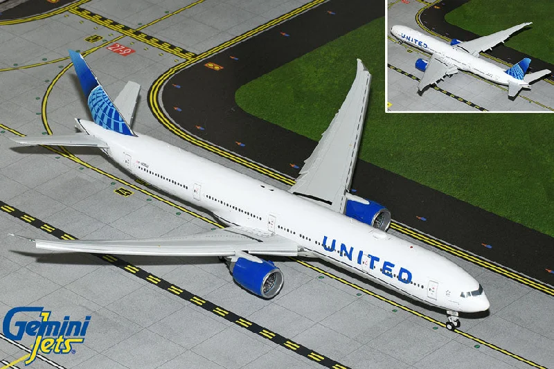 Hand - Painted Solid Wood Animal Models Toys for Nature - Loving Children1/200 United Airlines B777-300ER N2352U