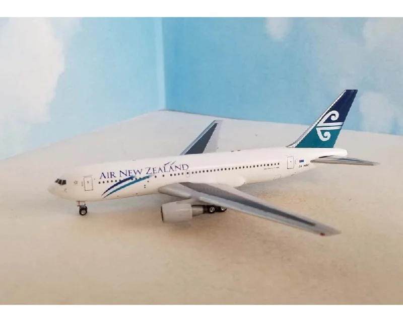 Solid Wood Victorian Mansion Models Toys for Dollhouse Collectors1/400 Air New Zealand BOEING 767-200 ZK-NBC ''Pacific Wave''