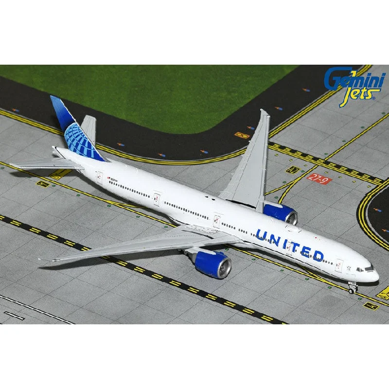 Solid Wood Puzzle Models Toys with a 3D Cityscape Design1/400 United Airlines B777-300ER N2352U