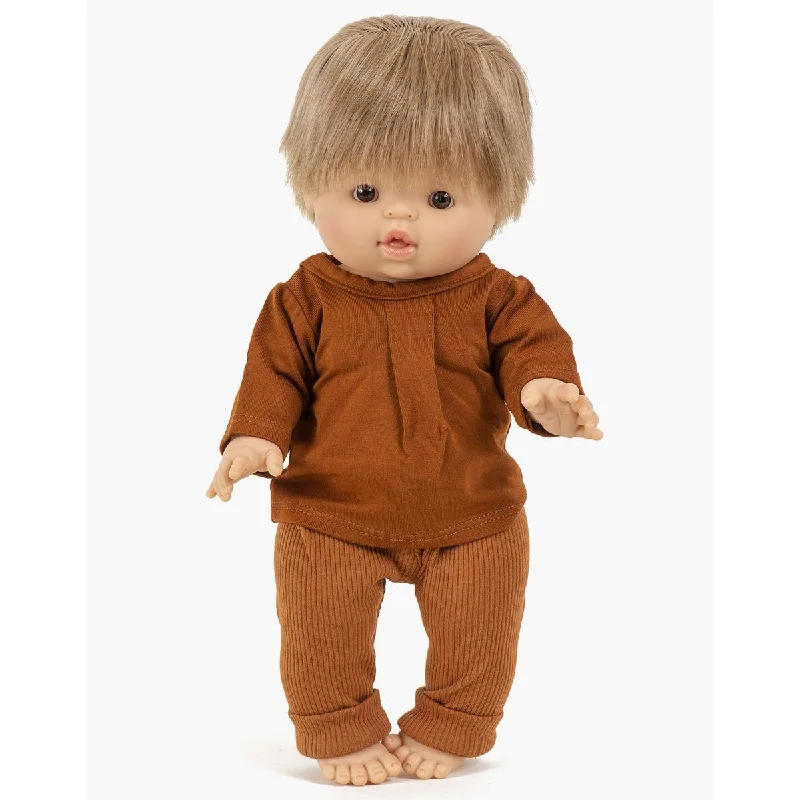 Dolls with Removable Magnetic Clothing and a Variety of Magnetic AccessoriesMinikane gordis basil outfit in cognac