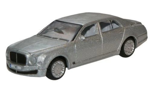 N - Scale Model Train Layout with a City - Themed Background and Animated FiguresOxford Diecast Moonbeam Bentley Mulsanne - 1:76 Scale